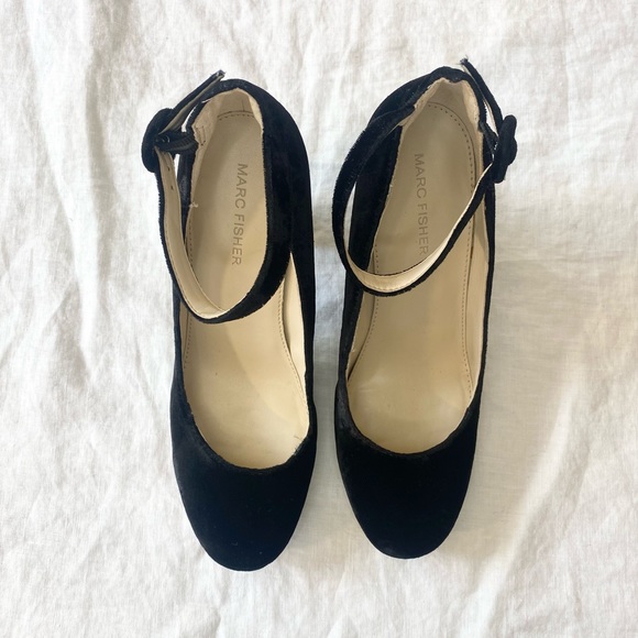 Marc Fisher Ion Ankle Strap Heel Black Velvet - Picture 11 of 15
